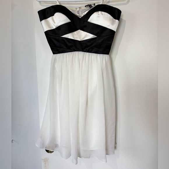 🎉4/30$🎉 Le Château Black & White Chiffon Party Dress - Size S - Picture 1 of 5
